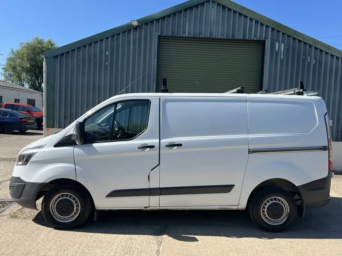 Used Ford Transit Custom 100 HP (73 kW) 2013 White Van