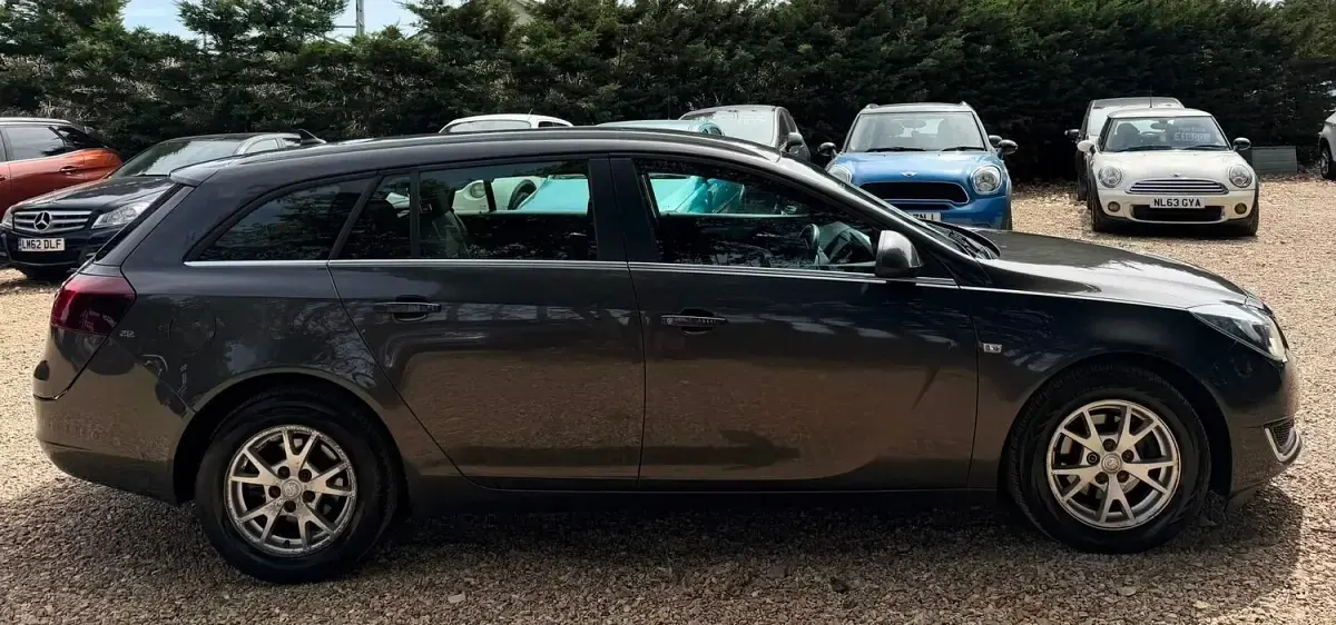 Used Vauxhall Insignia Design Edition 2015 Grey Estate