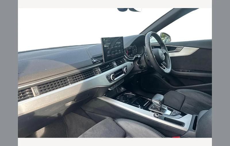 Used Audi A5 Sportback S-Line 163 HP (119 kW) 2020 White Hatchback