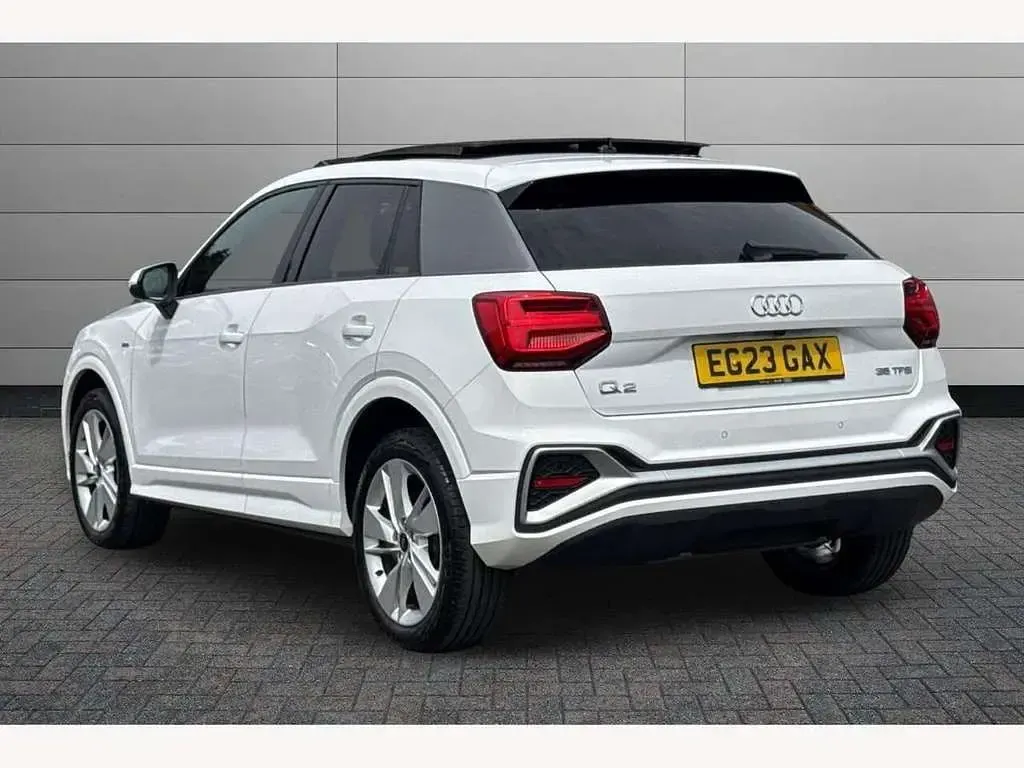 Used Audi Q2 S-Line 150 HP (110 kW) 2023 White SUV