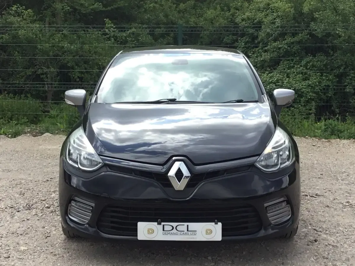 Used Renault Clio IV Dynamique 90 HP (66 kW) 2015 Black Hatchback
