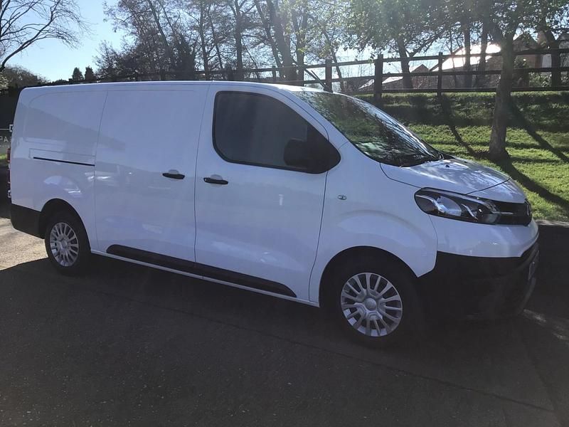 Used Toyota Proace 2019 White MPV