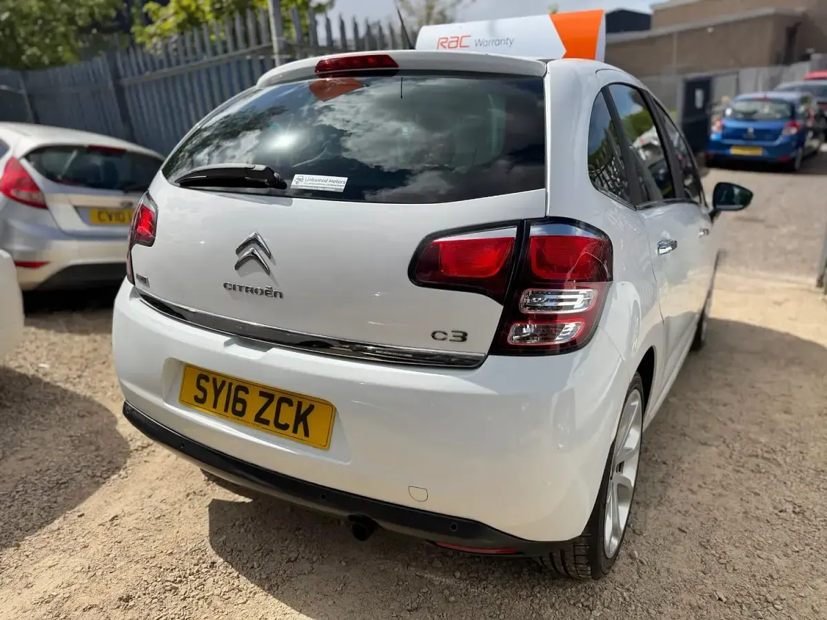 Used Citroën C3 Platinum 2016 White Hatchback