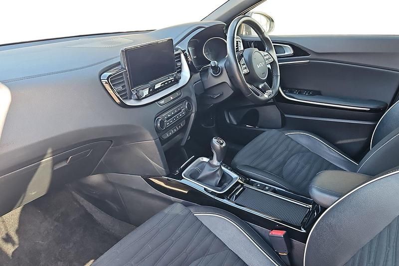 Used Kia Ceed GT-Line 158 HP (116 kW) 2024 Black Hatchback