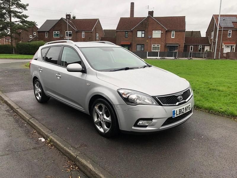 Silver Used 2012 Kia Ceed 3 Estate | £2,789 (Good price) - Image 1/3