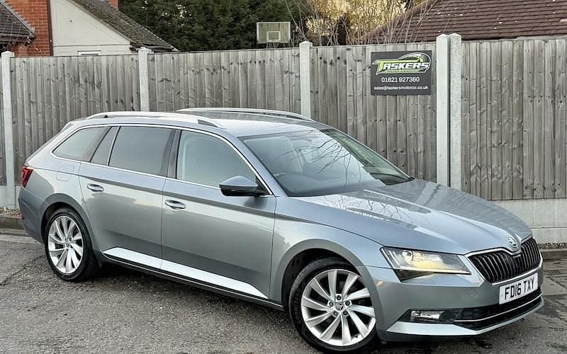 Used 2019 Skoda Superb SE L Executive Estate | £8,997 (Super price) - Image 1/4