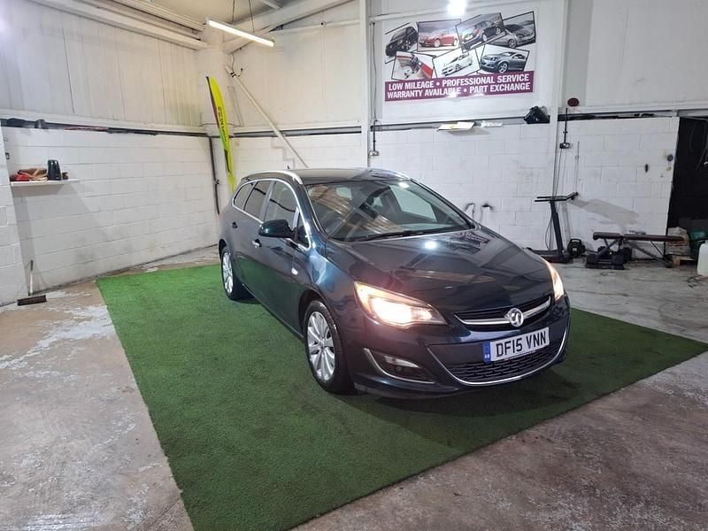 Used Vauxhall Astra Elite 2015 Green Estate