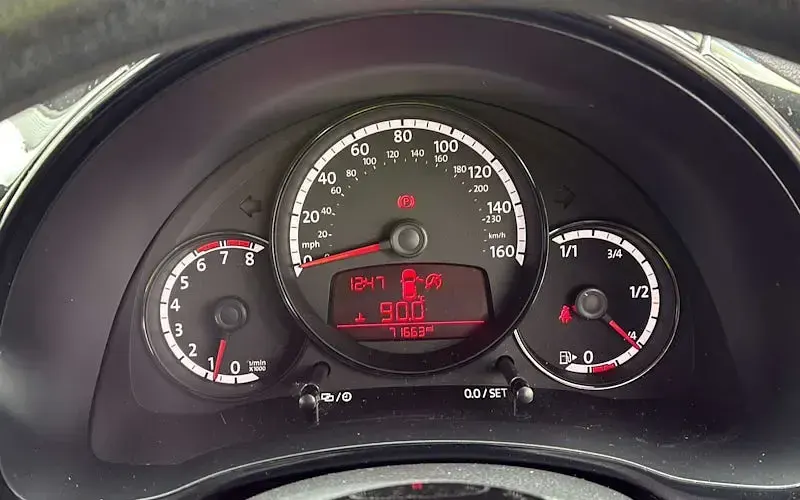 Used VW Beetle 105 HP (77 kW) 2014 Red Hatchback