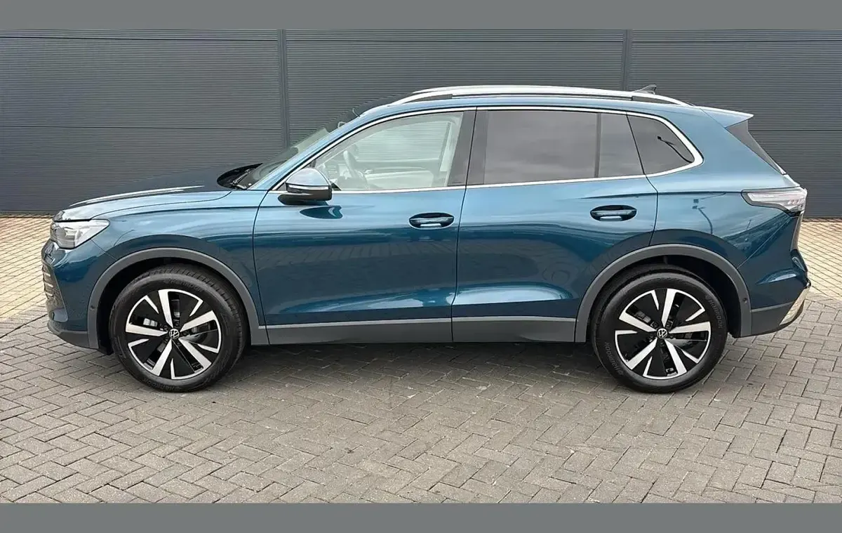 New VW Tiguan Elegance 150 HP (110 kW) 2025 Blue SUV