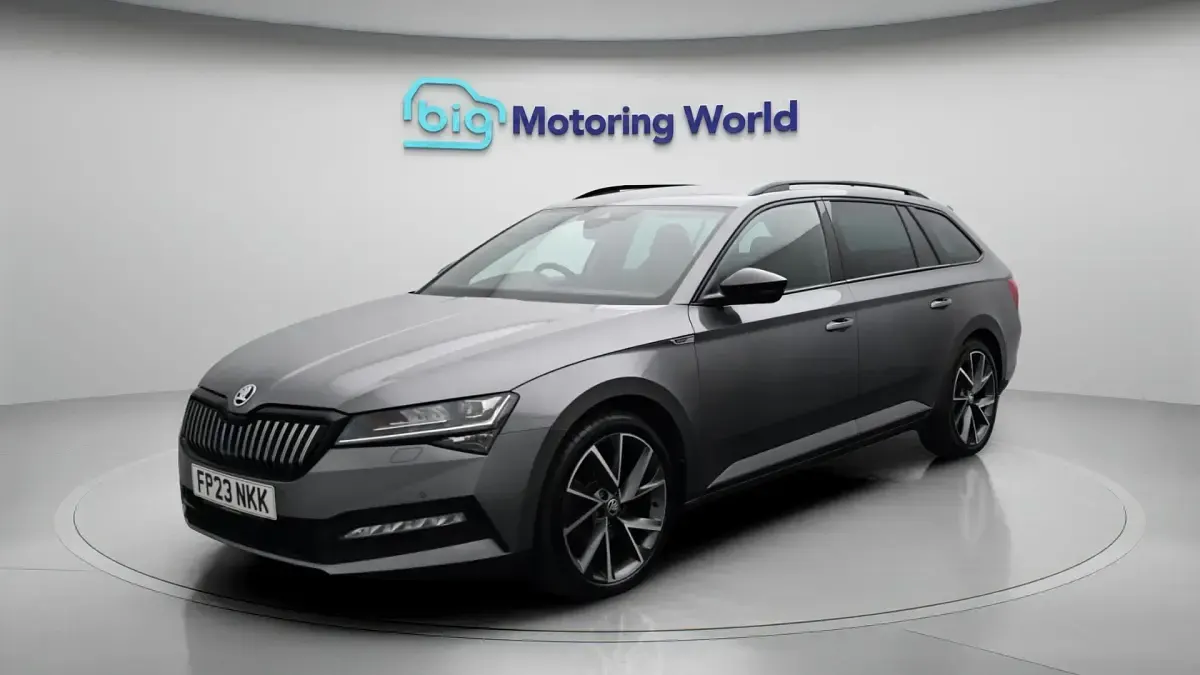 Used Skoda Superb SportlinePlus 215 HP (158 kW) 2023 Grey Estate