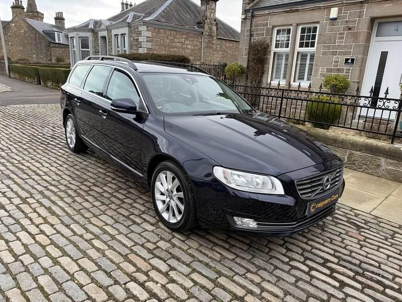 Used Volvo V70 SE 181 HP (133 kW) 2015 Blue Estate