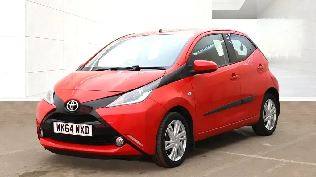 Used Toyota Aygo x-press 2014 Red Hatchback