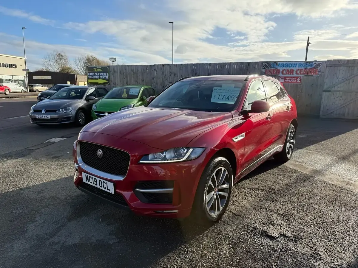 Usado Jaguar F-Pace R-Sport 180 HP (132 kW) 2019 Vermelho SUV
