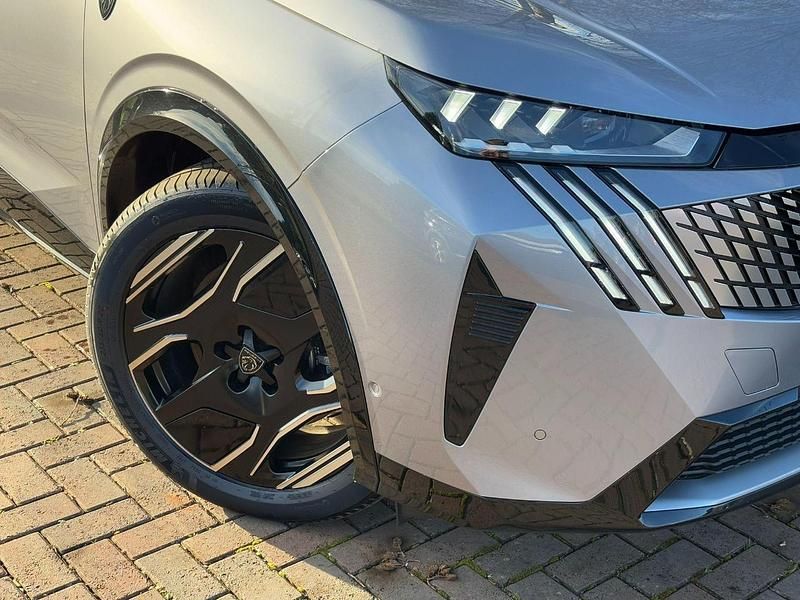 Grey Used 2025 Peugeot e-5008 GT SUV | £45,225 (Fair price) - Image 1/4