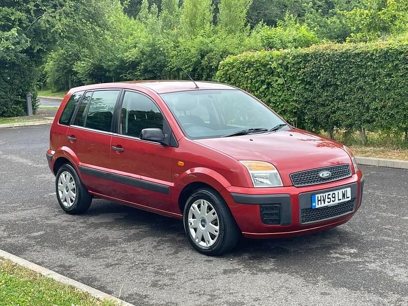 Red Used 2009 Ford Fusion Style Hatchback | £3,750 (A bit pricey) - Image 1/4
