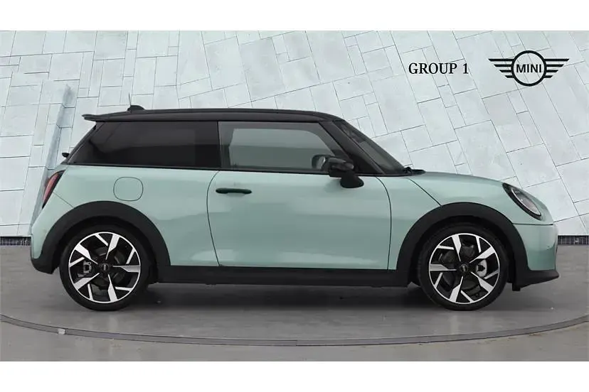 Usado Mini Cooper Exclusive 150 kW (204 HP) 2025 Verde Citadino