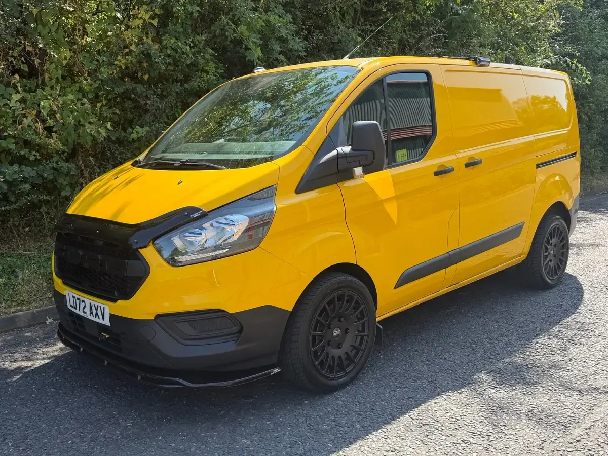 Used Ford Transit Custom 130 HP (95 kW) 2022 Yellow Van