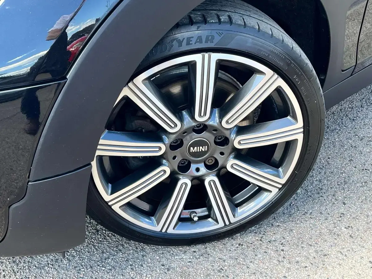 Used Mini Cooper S Clubman Exclusive 189 HP (139 kW) 2021 Black Estate