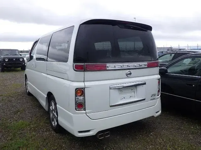 Usado Nissan Elgrand 2010 Blanco