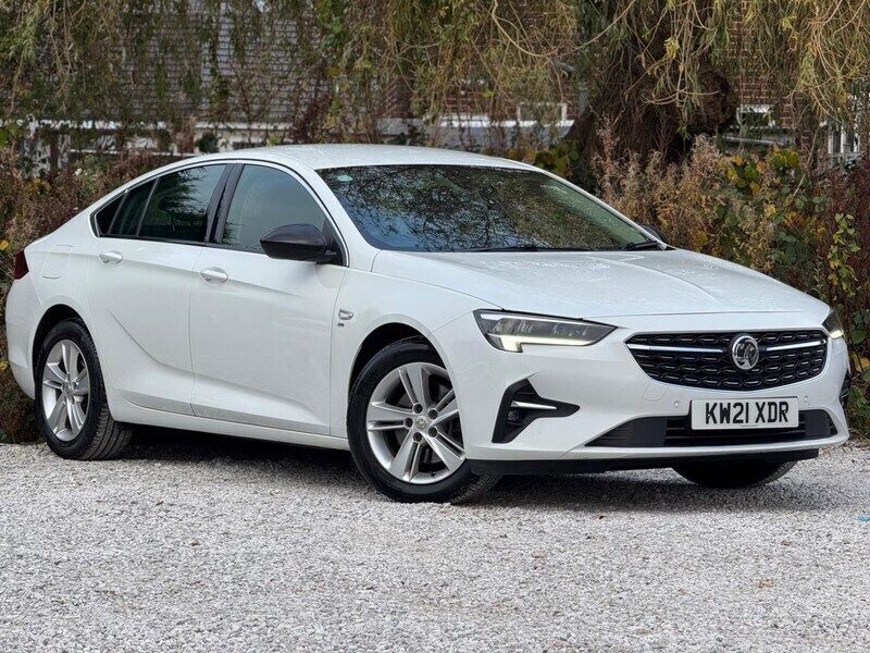 White Used 2021 Vauxhall Insignia Sport Hatchback | £8,495 (Fair price) - Image 1/4