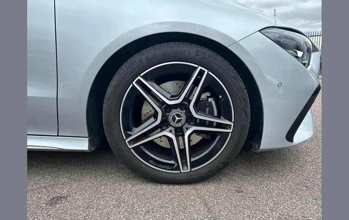 Usado Mercedes CLA200 Executive 161 HP (118 kW) 2025 Prateado Coupé
