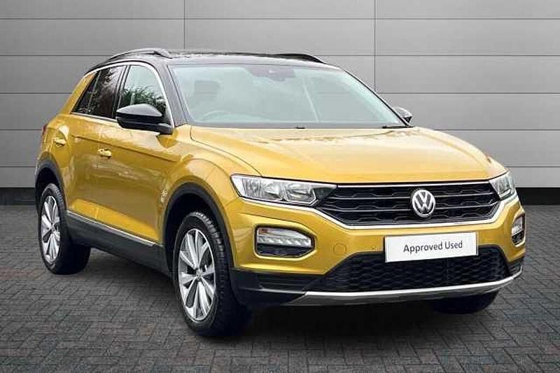 Turmeric yellow with black roof Used 2019 VW T-Roc Design SUV | £13,350 (Fair price) - Image 1/4