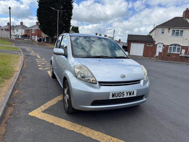 Silver Used 2005 Daihatsu Sirion Hatchback | £700 (Fair price) - Image 1/4