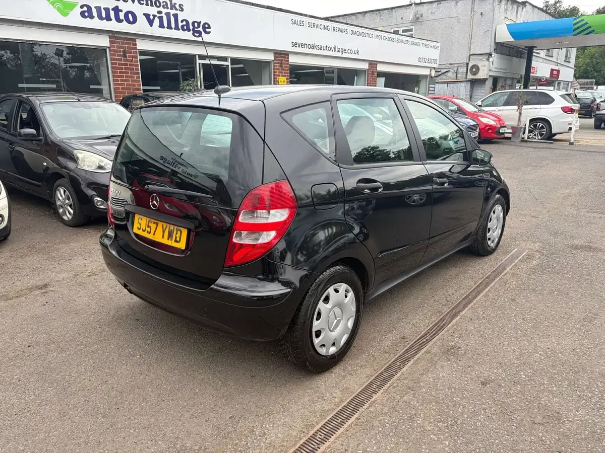 Used Mercedes A150 Classic 95 HP (69 kW) 2007 Black Hatchback