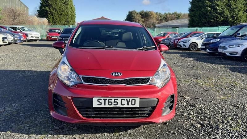 Used Kia Rio 2015 Red Hatchback