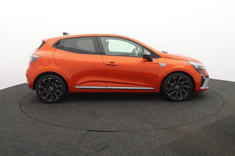 Used Renault Clio V Esprit Alpine 90 HP (66 kW) 2024 Orange Hatchback