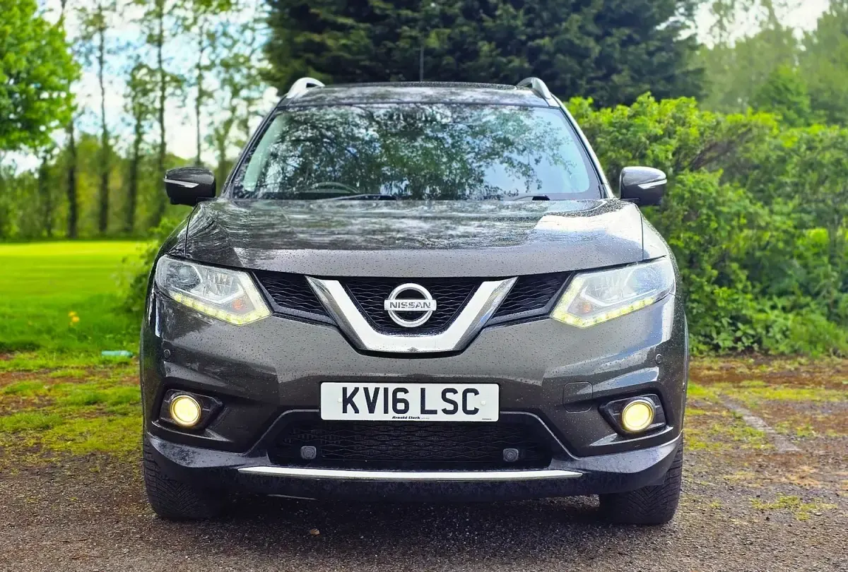 Used Nissan X-Trail Tekna 130 HP (95 kW) 2016 Green SUV