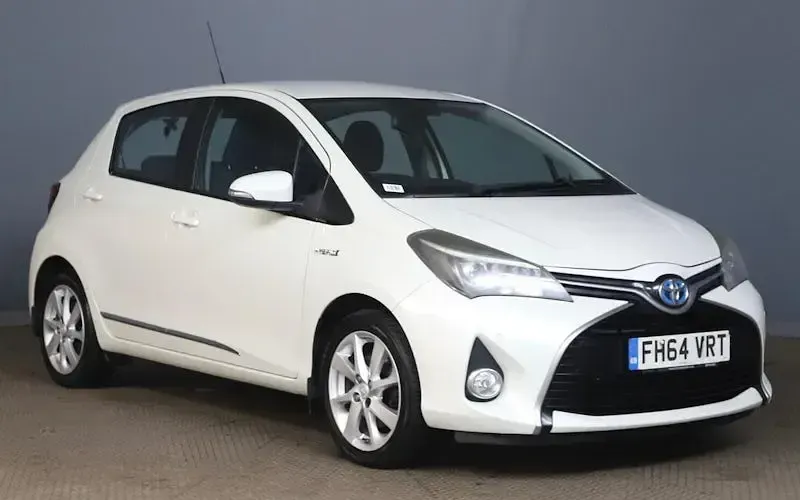 Used Toyota Yaris 101 HP (74 kW) 2015 Hatchback