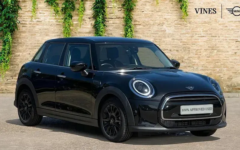 Used Mini Cooper Classic 136 HP (100 kW) 2022 Hatchback