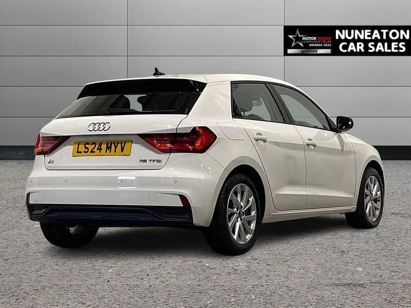 Used Audi A1 Sportback Sport 95 HP (69 kW) 2024 White Hatchback