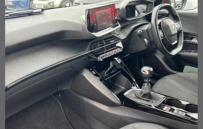 Used Peugeot 208 Allure 101 HP (74 kW) 2020 Red Hatchback