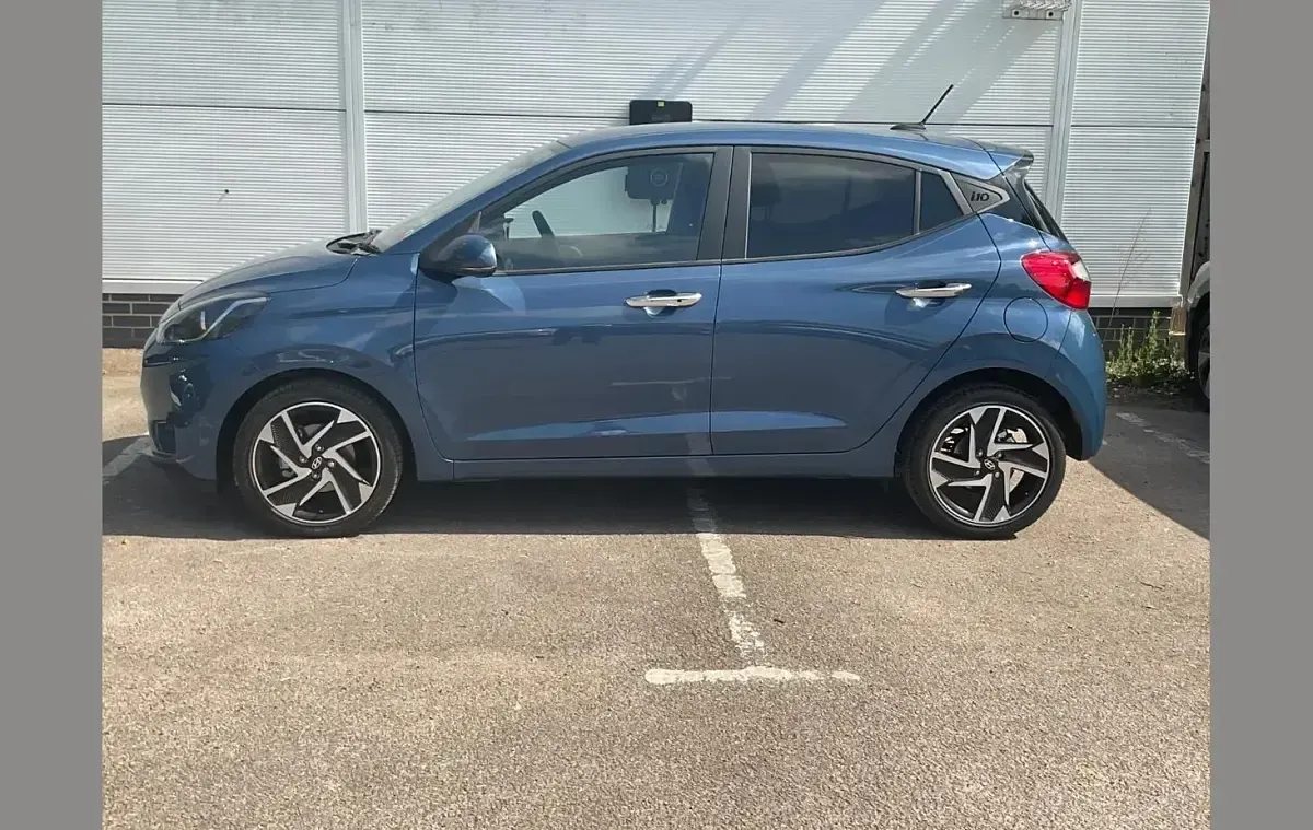 New Hyundai i10 Premium 77 HP (56 kW) 2025 Blue Hatchback