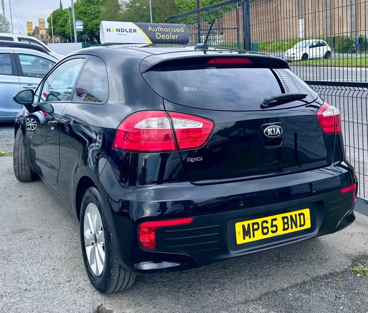Używany Kia Rio 84 KM (61 kW) 2016 Czarny Hatchback