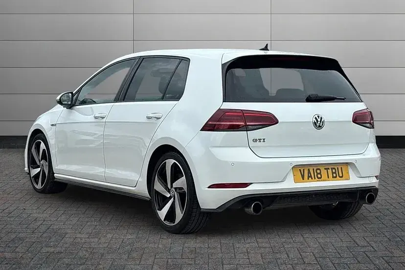 Used VW Golf VII GTI 230 HP (169 kW) 2018 White Hatchback