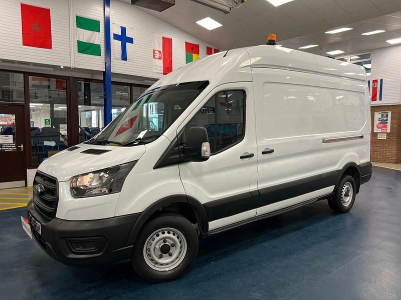 Usado Ford Transit 130 HP (95 kW) 2021 Branco Van