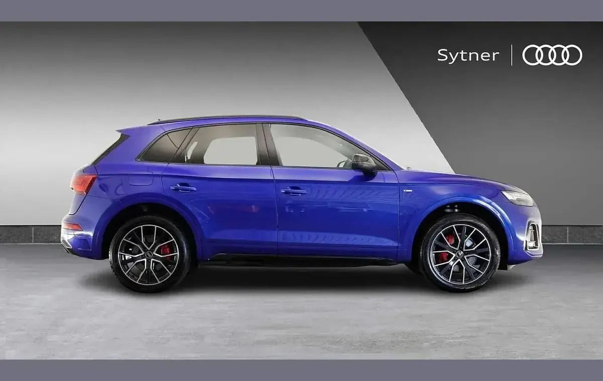 Used Audi Q5 Comfort 261 HP (191 kW) 2022 Blue SUV