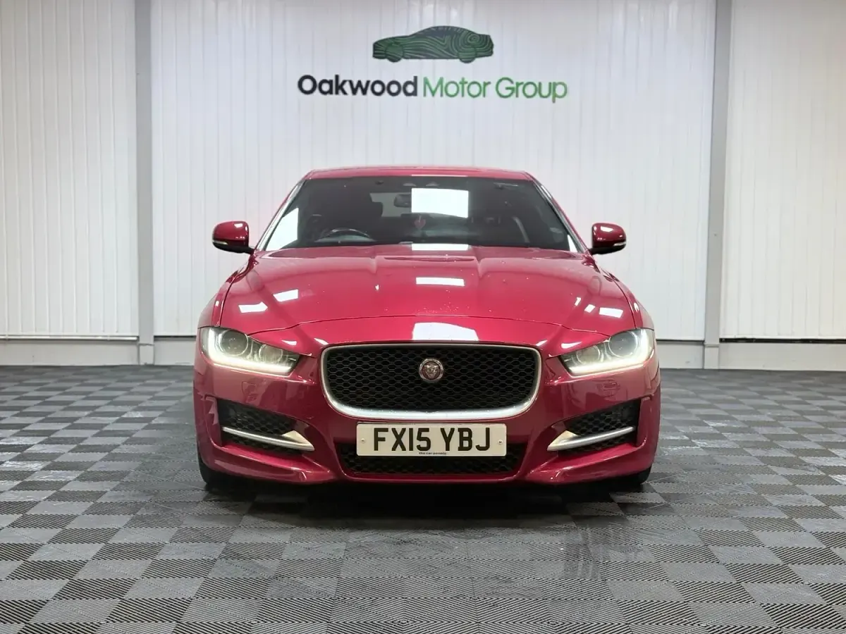 Used Jaguar XE R-Sport 180 HP (132 kW) 2015 Red Sedan