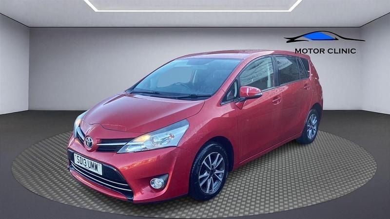 Red Used 2013 Toyota Verso MPV | £3,500 (Fair price) - Image 1/4
