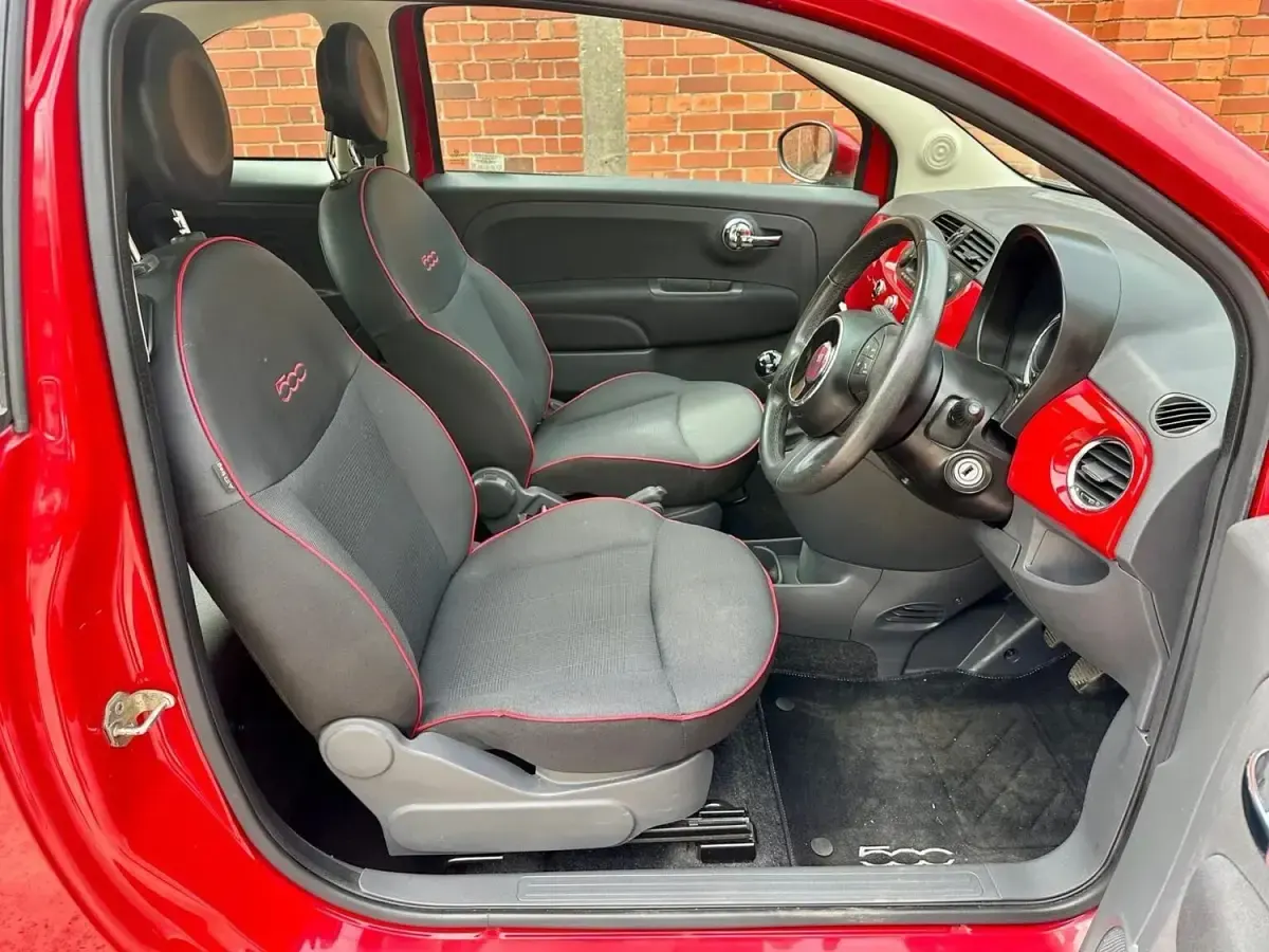 Usado Fiat 500 Lounge 69 HP (50 kW) 2015 Vermelho Citadino