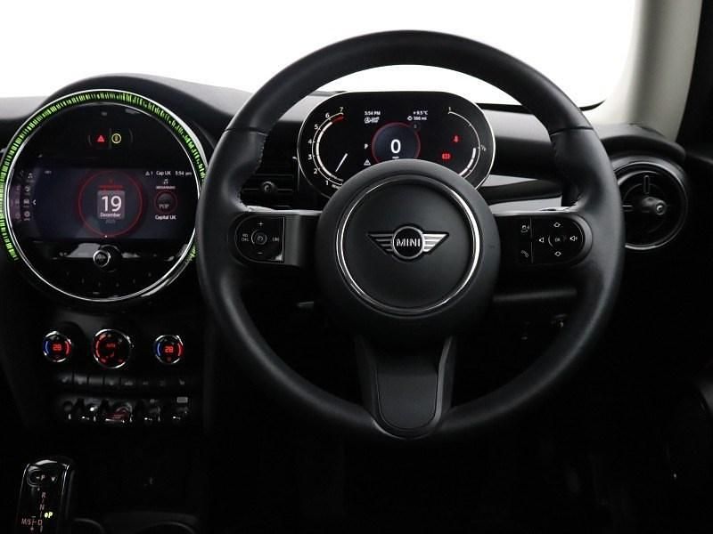 Used Mini Cooper Classic 134 HP (98 kW) 2023 Silver Hatchback