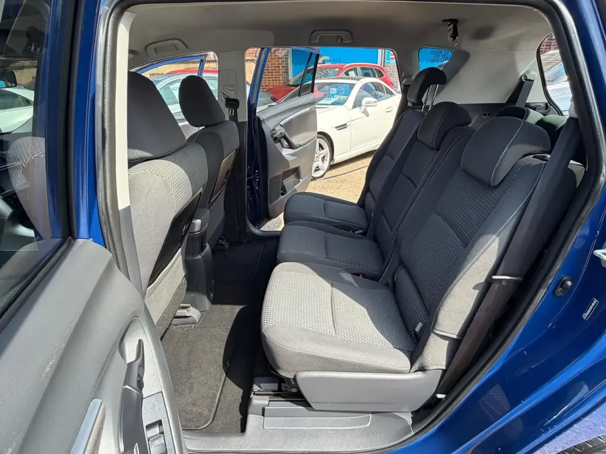 Used Toyota Verso 112 HP (82 kW) 2016 Blue MPV