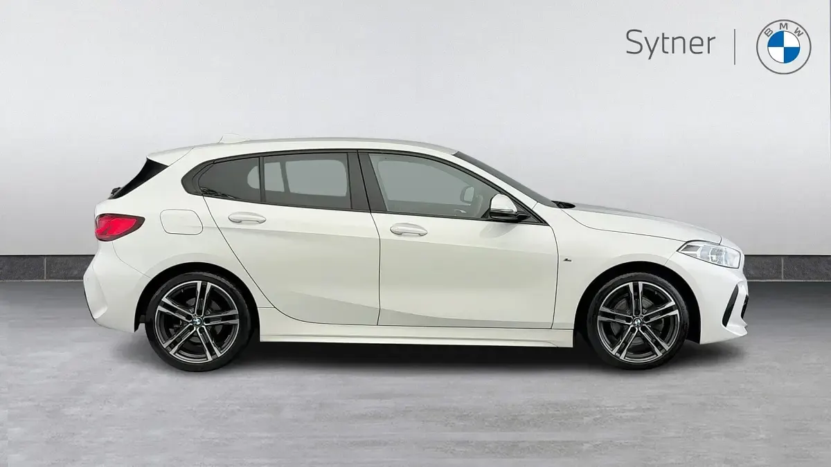 Used BMW 118 M Sport 134 HP (98 kW) 2023 White Hatchback