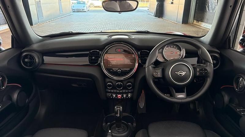 Used Mini Cooper Sport 134 HP (98 kW) 2022 Red Hatchback