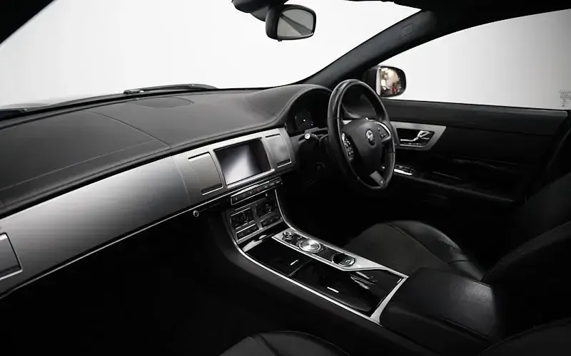 Used Jaguar XF R-Sport 200 HP (147 kW) 2015 Black Sedan