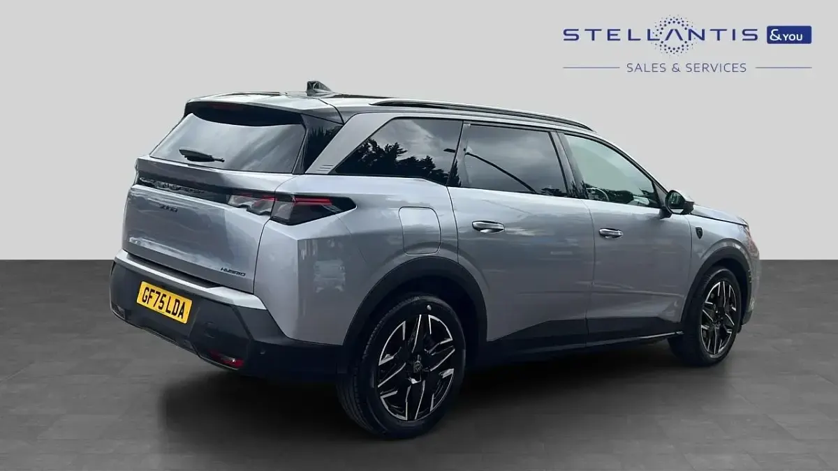 Used Peugeot 5008 GT 143 HP (105 kW) 2025 Grey SUV