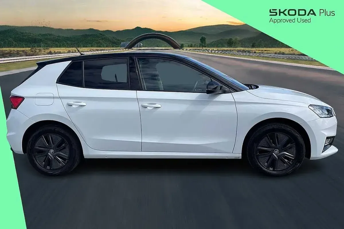Used Skoda Fabia Design Edition 94 HP (69 kW) 2025 Moon white metallic black magic pearl effect Hatchback